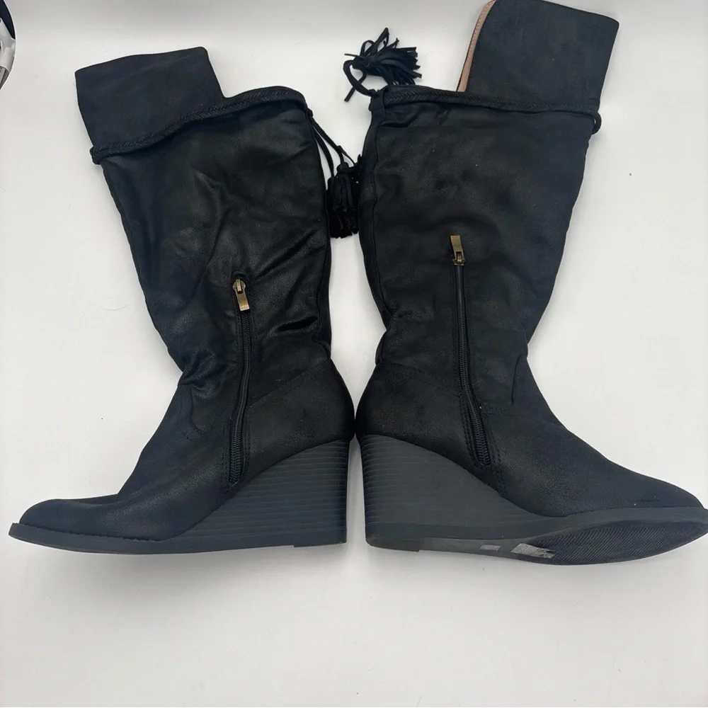 Elegant Black Wedge Boots‎